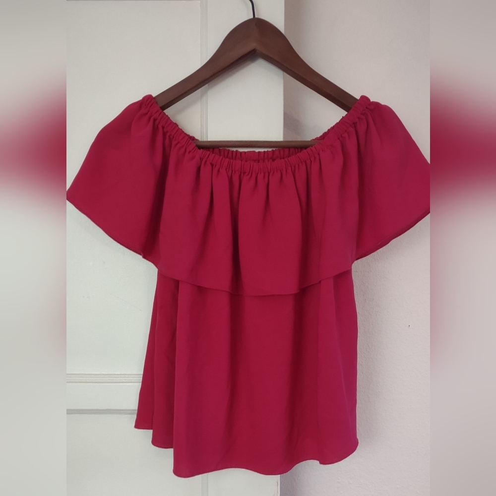 Aritzia Wilfred Ruffled Off Shoulder  Flowy Pink Silk Top